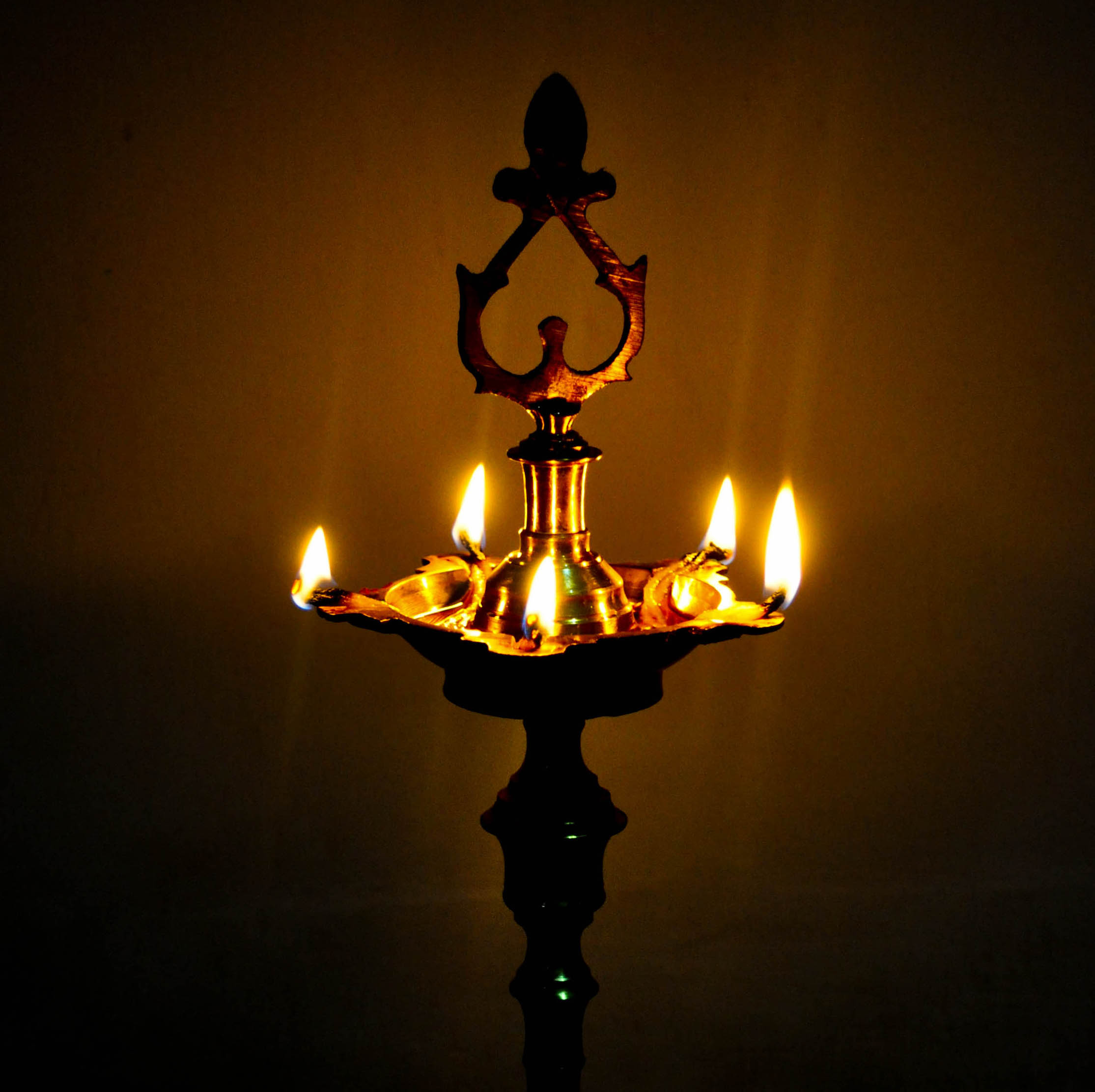 https://meditationislife.com/wp-content/uploads/2014/09/lamp-.jpg